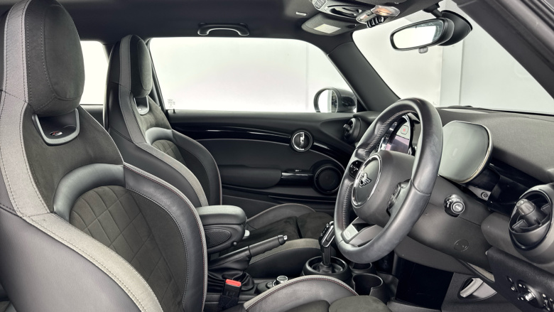 MINI Hatchback 2.0 Cooper S Sport 3dr Auto [Nav Pack] Petrol Hatchback